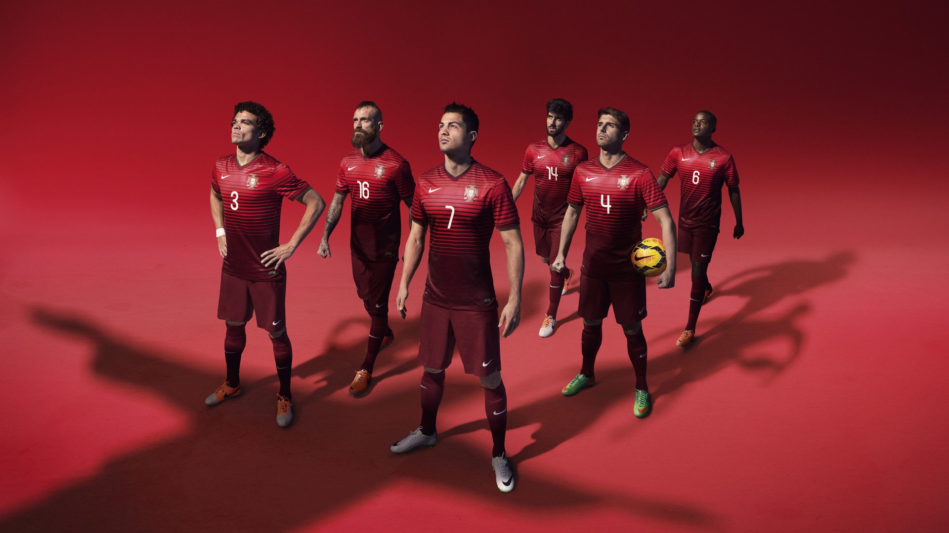 九游官网pc-C罗与昔日恩师赛场重逢热泪盈眶，c罗与球迷